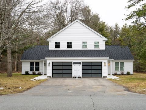 5 Barracks Rd 5 Hudson MA 01749