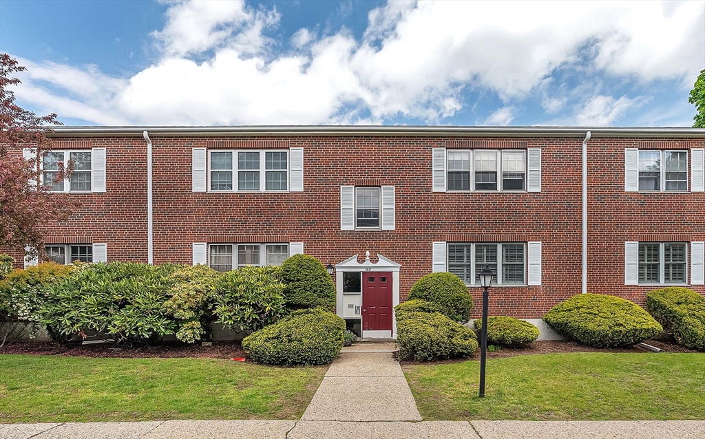 198 Lake Shore Road #2, Boston, MA, 198 Lake Shore Road #2, Boston, MA Photo #2