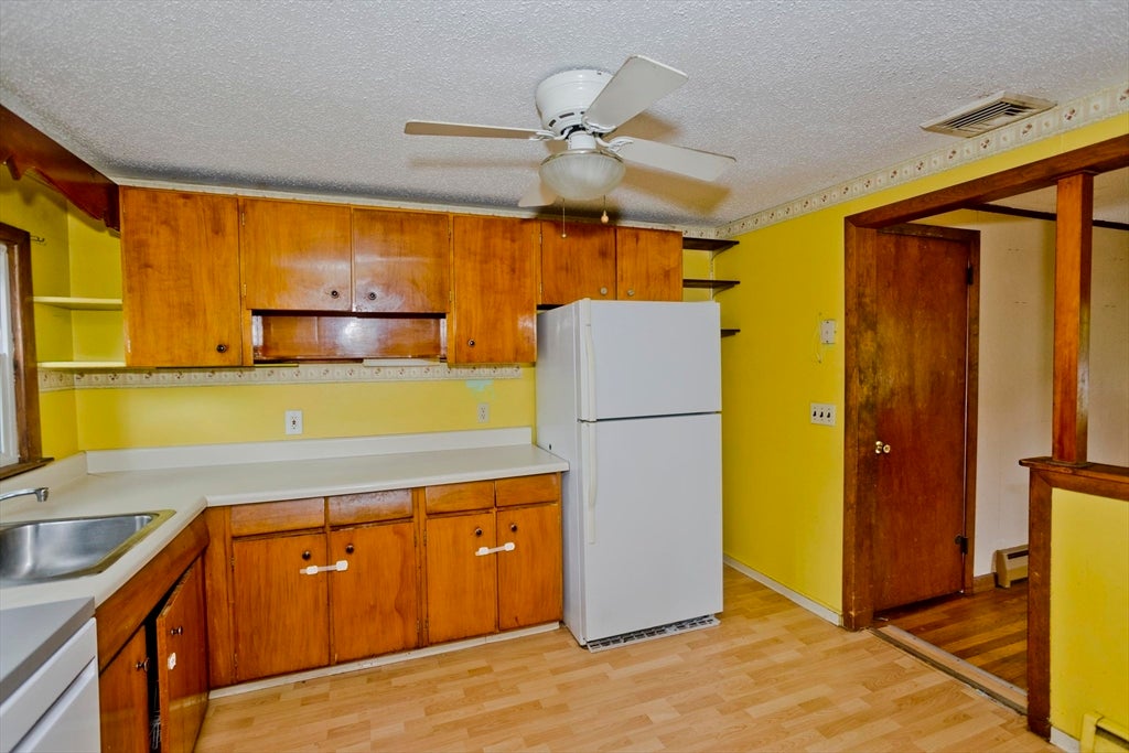 67 Warwick Rd, Chicopee, MA, 67 Warwick Rd, Chicopee, MA Photo #8