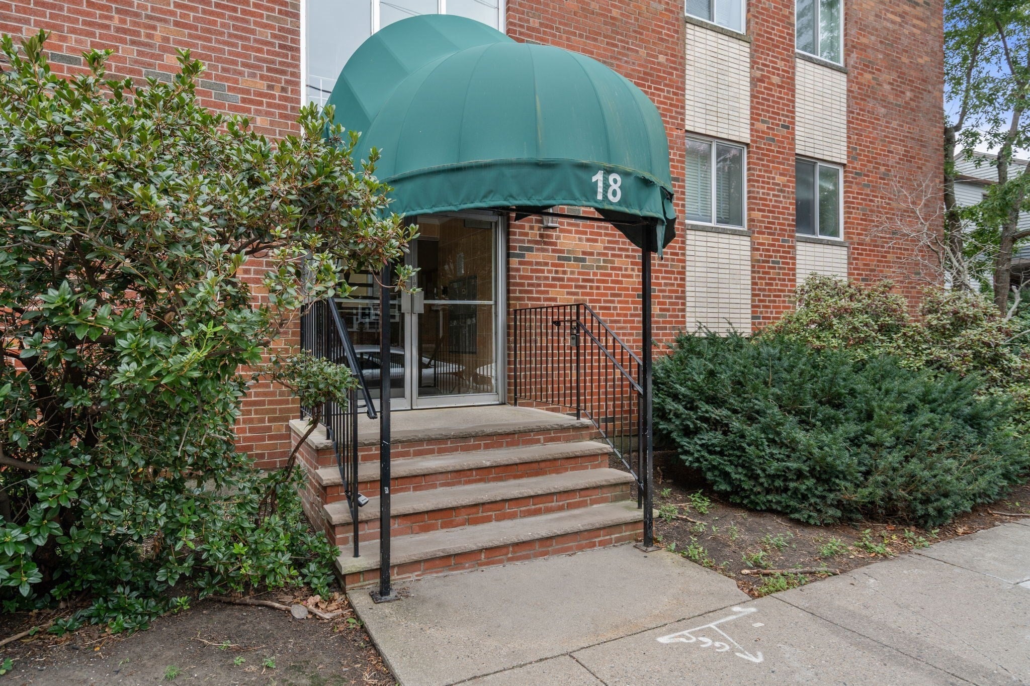 18 Pond St 1