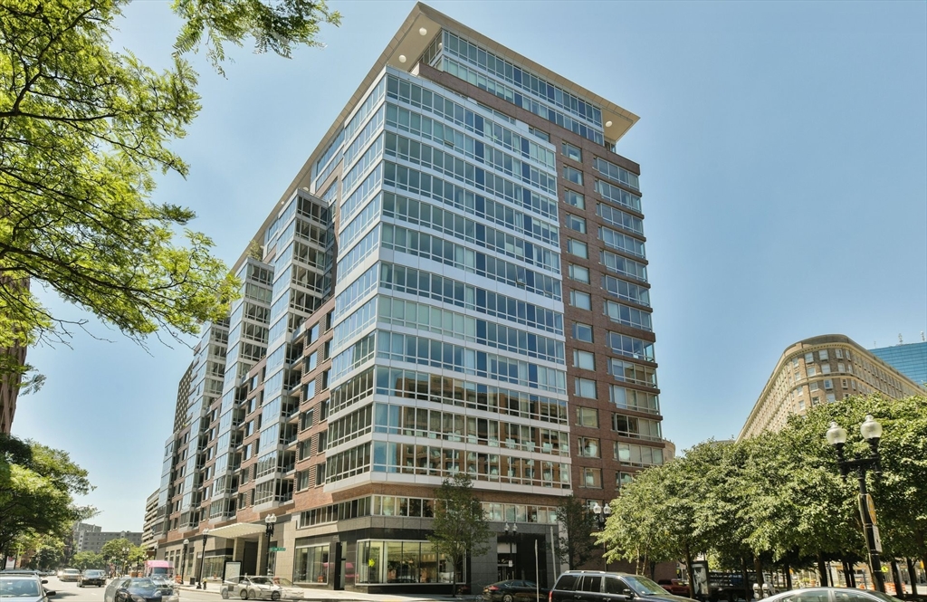 Boston, Massachusetts 02116, United States, 2 Bedrooms Bedrooms, ,3 BathroomsBathrooms,Residential,Active,231193