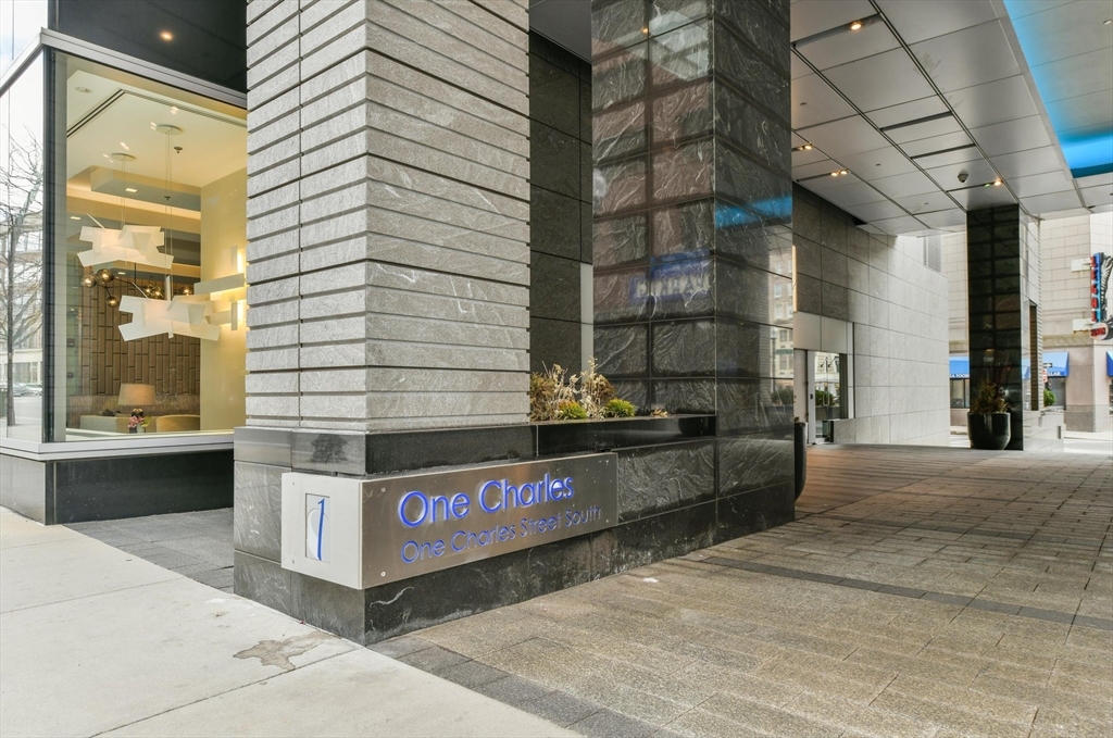 Boston, Massachusetts 02116, United States, 2 Bedrooms Bedrooms, ,3 BathroomsBathrooms,Residential,Active,231193