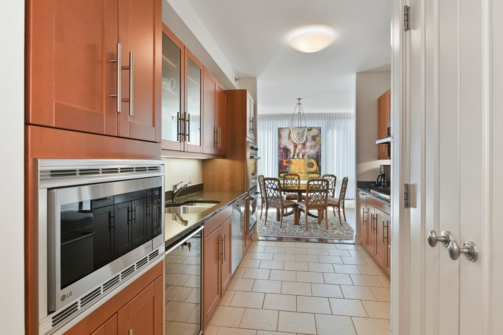 Boston, Massachusetts 02116, United States, 2 Bedrooms Bedrooms, ,3 BathroomsBathrooms,Residential,Active,231193