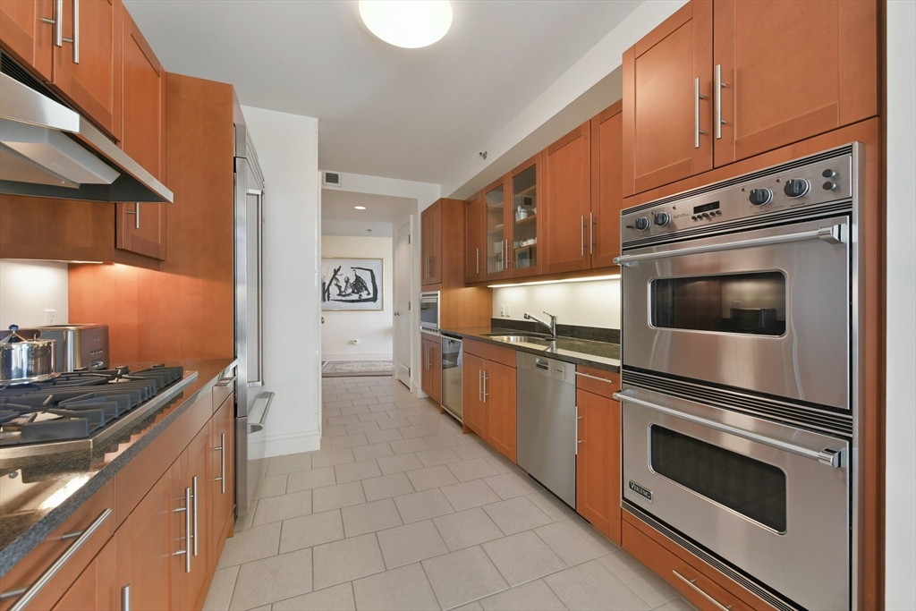 Boston, Massachusetts 02116, United States, 2 Bedrooms Bedrooms, ,3 BathroomsBathrooms,Residential,Active,231193