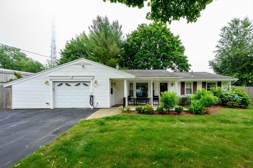 79 Brookville Ave