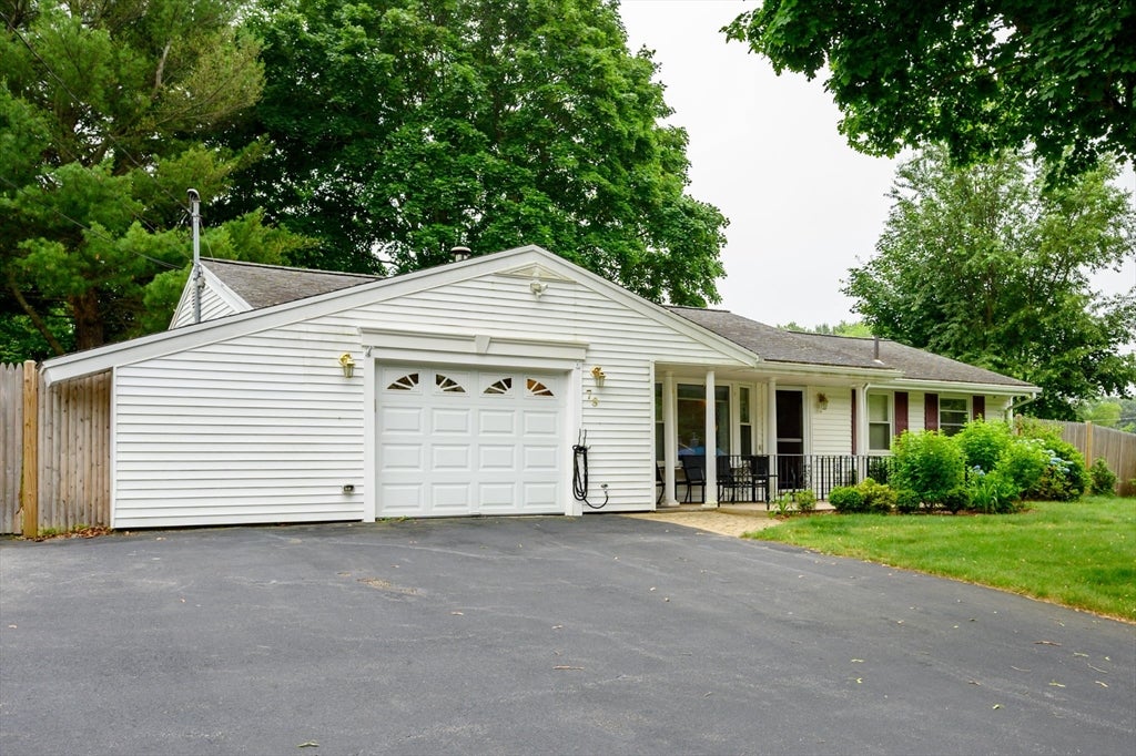 79 Brookville Ave