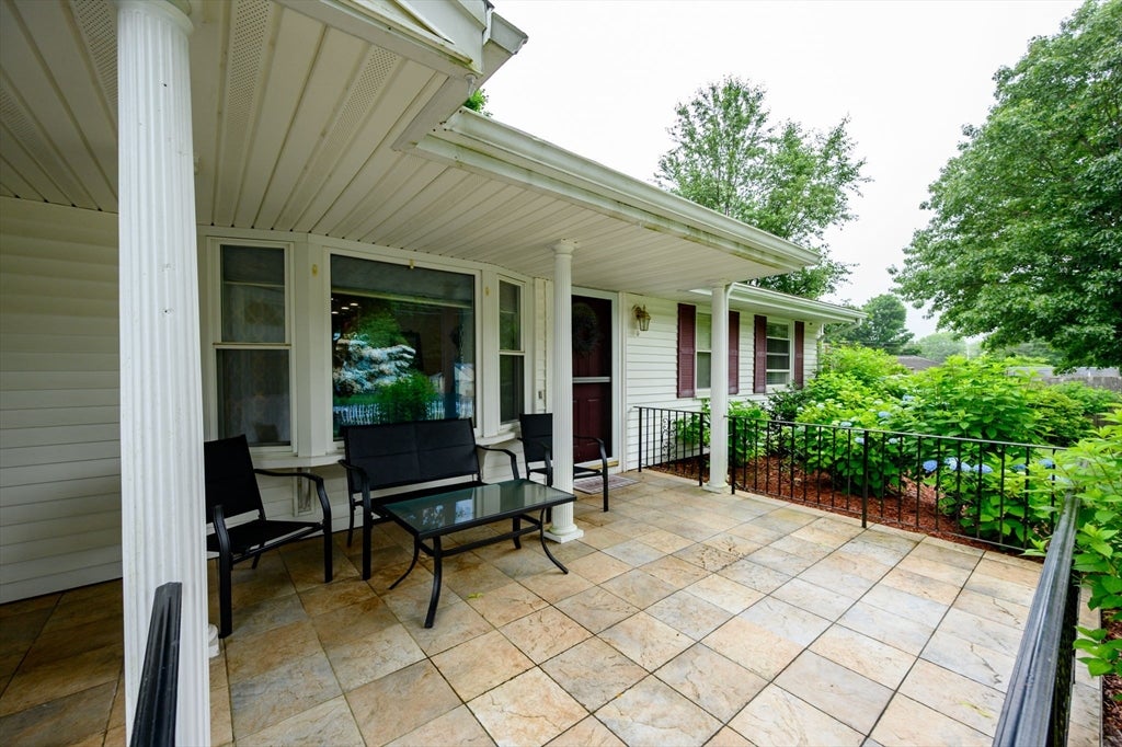79 Brookville Ave
