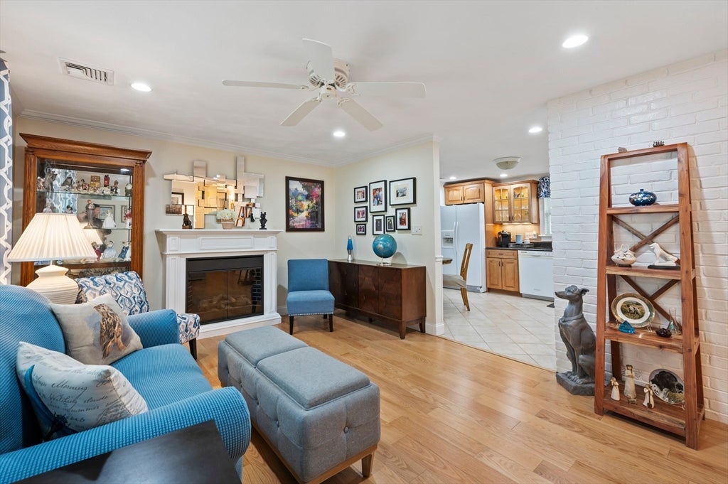 79 Brookville Ave