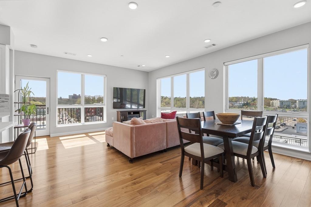 3531 Washington 519