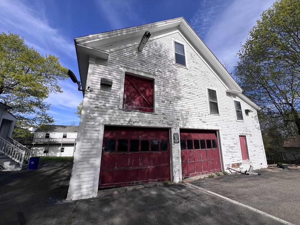 1003 Main St