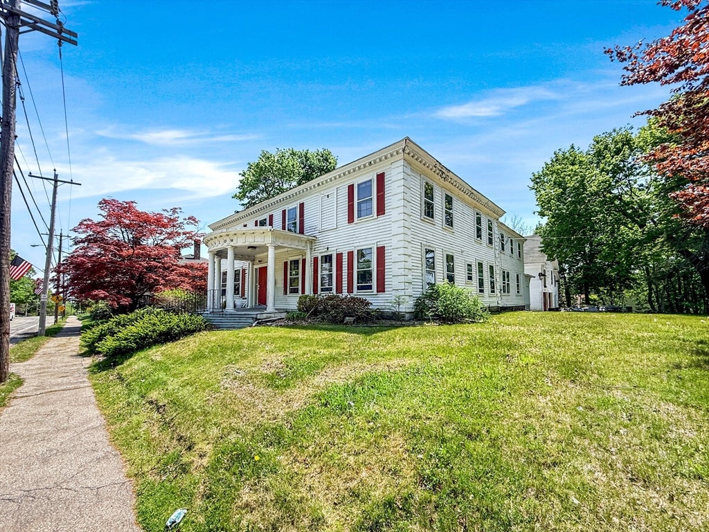 1003 Main St