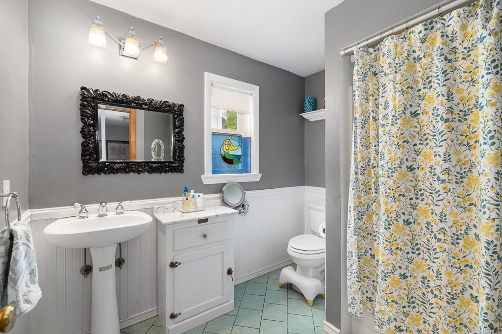 9 Alpine Ct, Gloucester, MA Photo #15
