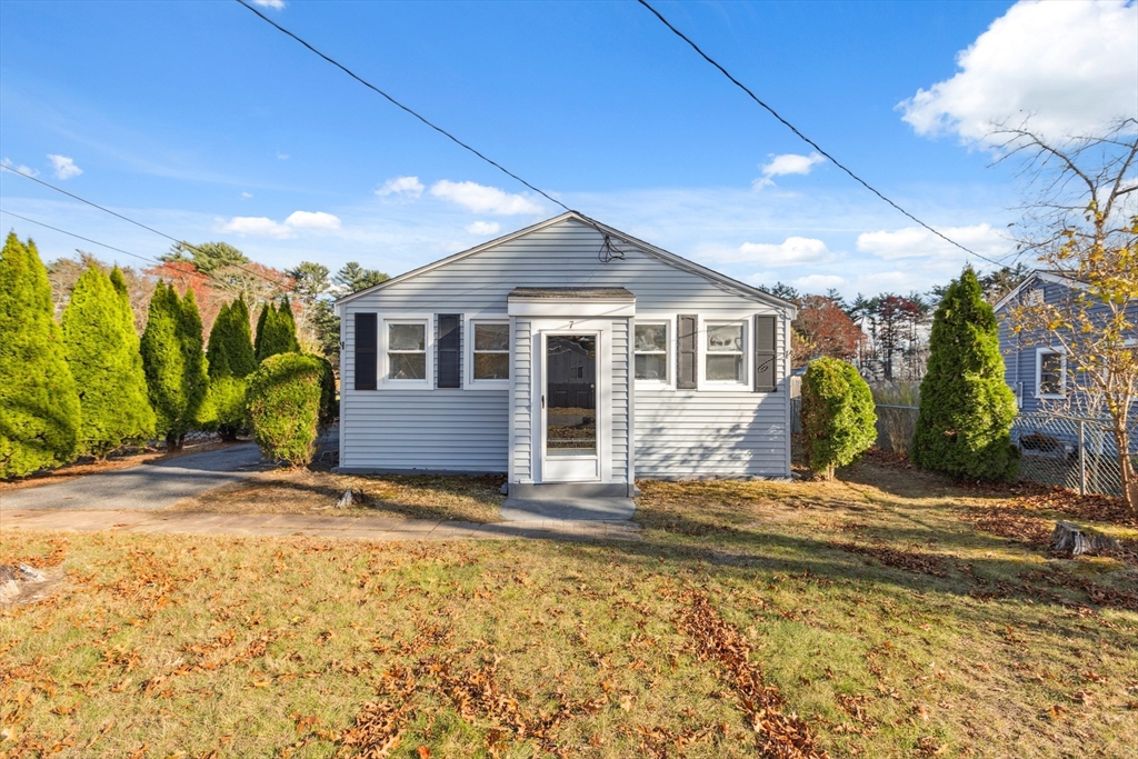 7 Cedar Dr