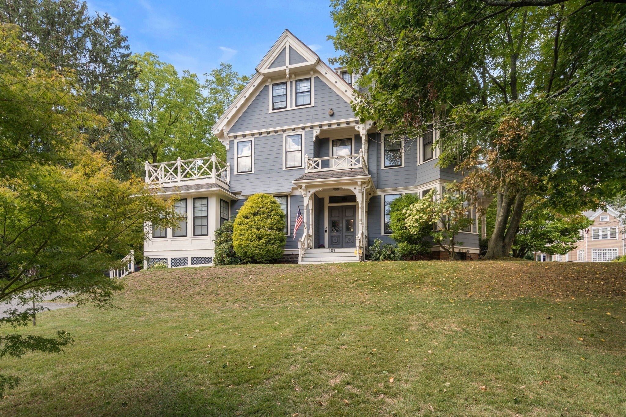 Photo of 105 Pleasant St, Arlington, MA