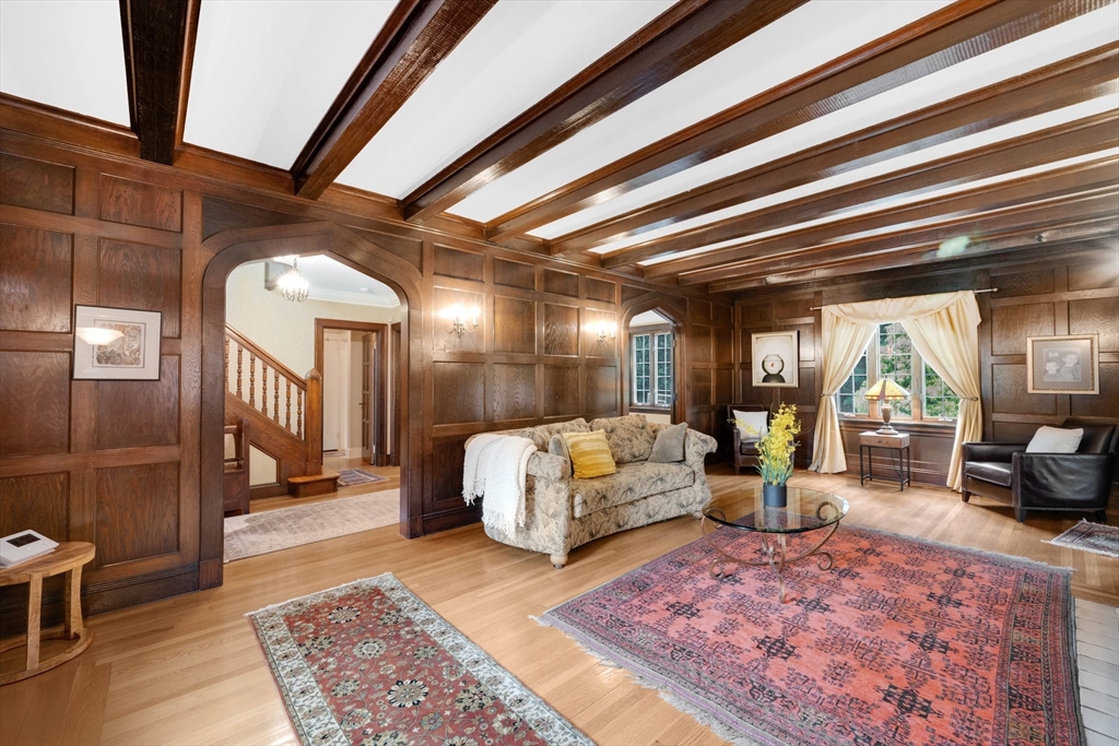 44 Meadowbrook Rd