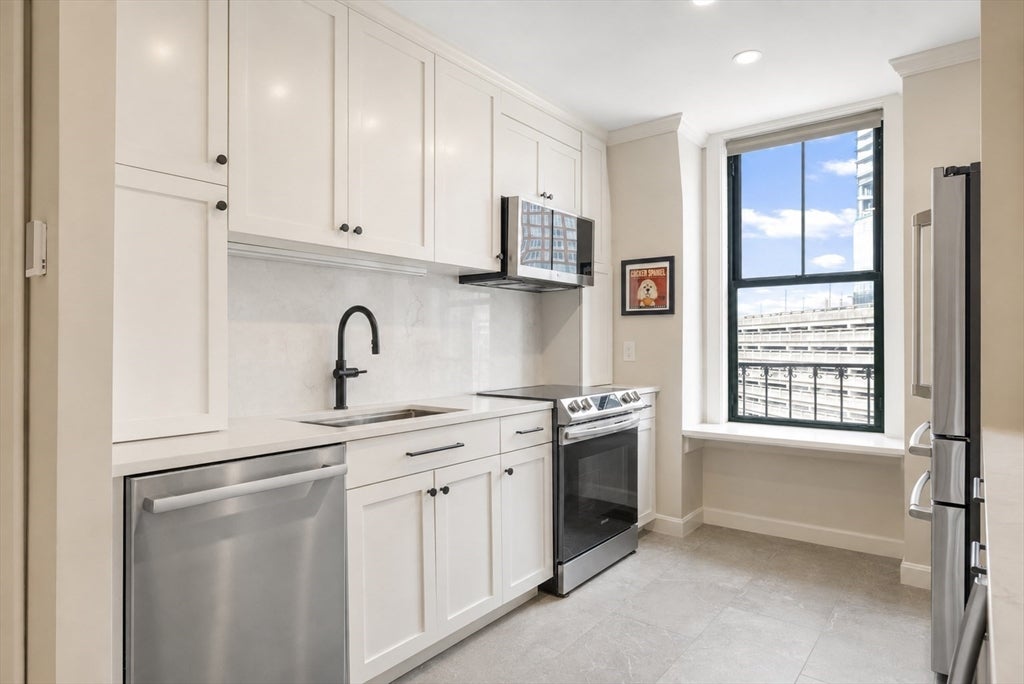 75 Clarendon St 602