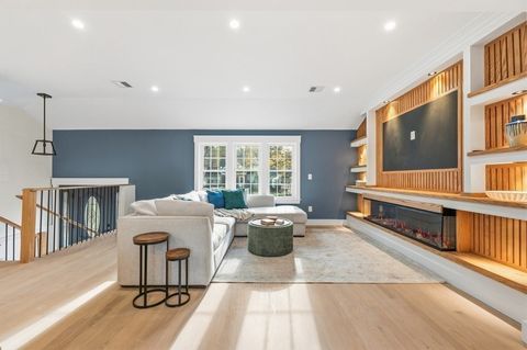 99 Grove St Reading MA 01867