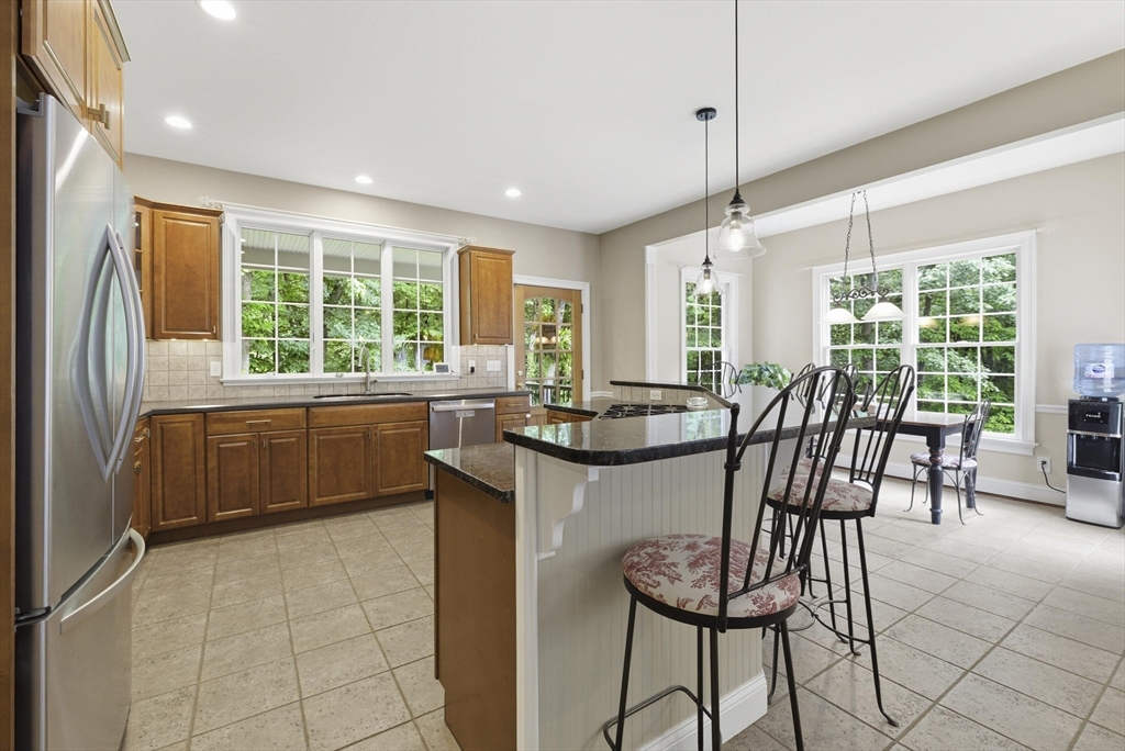 8 Iroquois Ln
