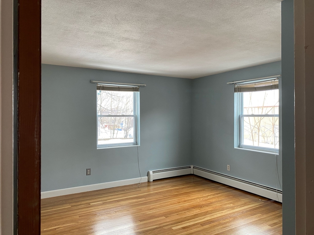 39 Montvale Ave 7