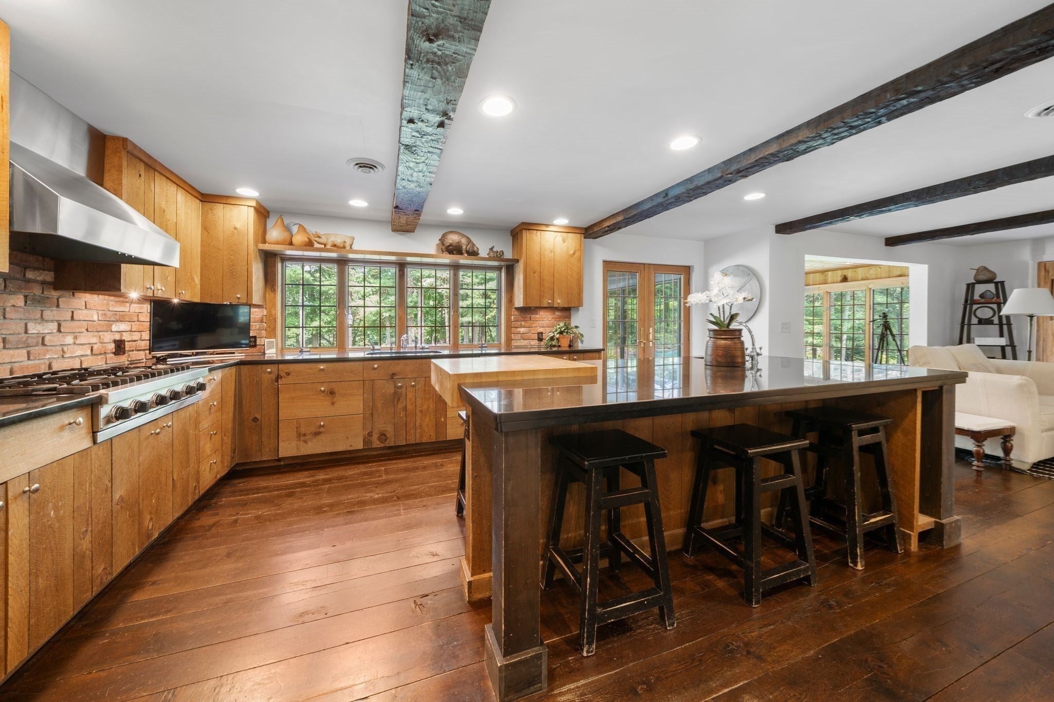 225 Mill Street, Raynham, MA Photo #5