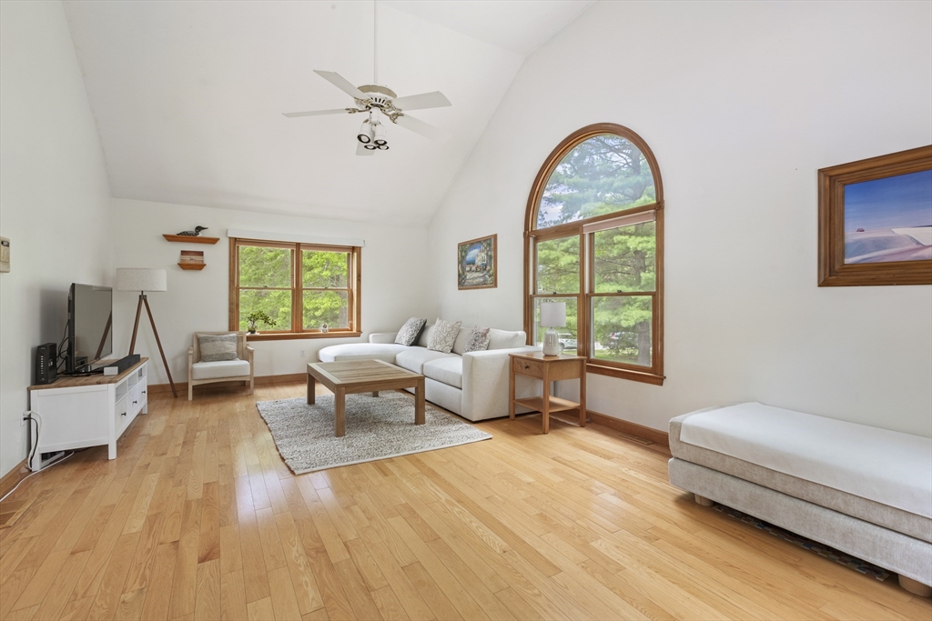 3 Quail Ln