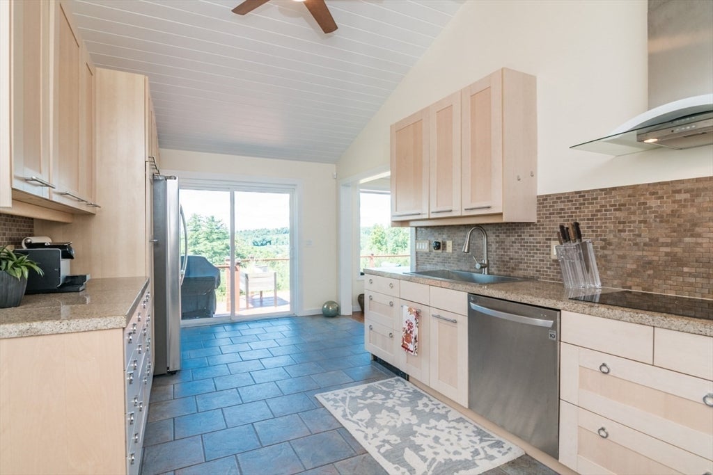 16 Cider Mill Rd, North Brookfield, MA Photo #10