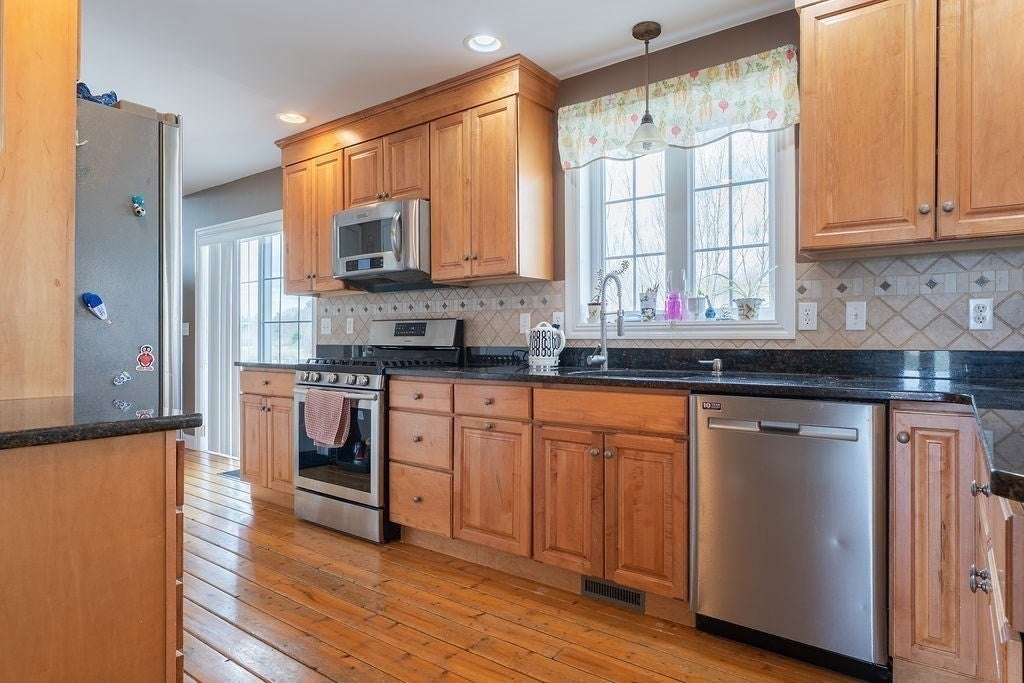 9 White Rd, Mendon, MA, 9 White Rd, Mendon, MA Photo #8