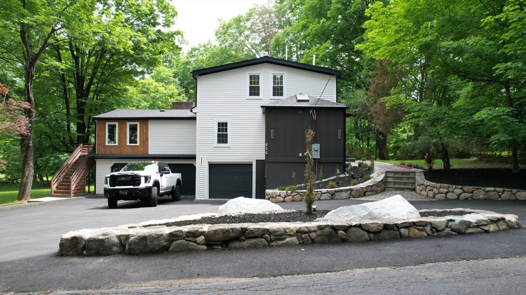 616 Grove St