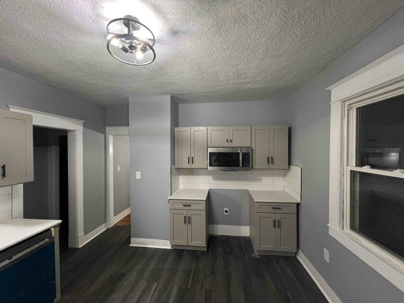 Click for 180 Oak Grove Ave #1, Springfield, MA slideshow
