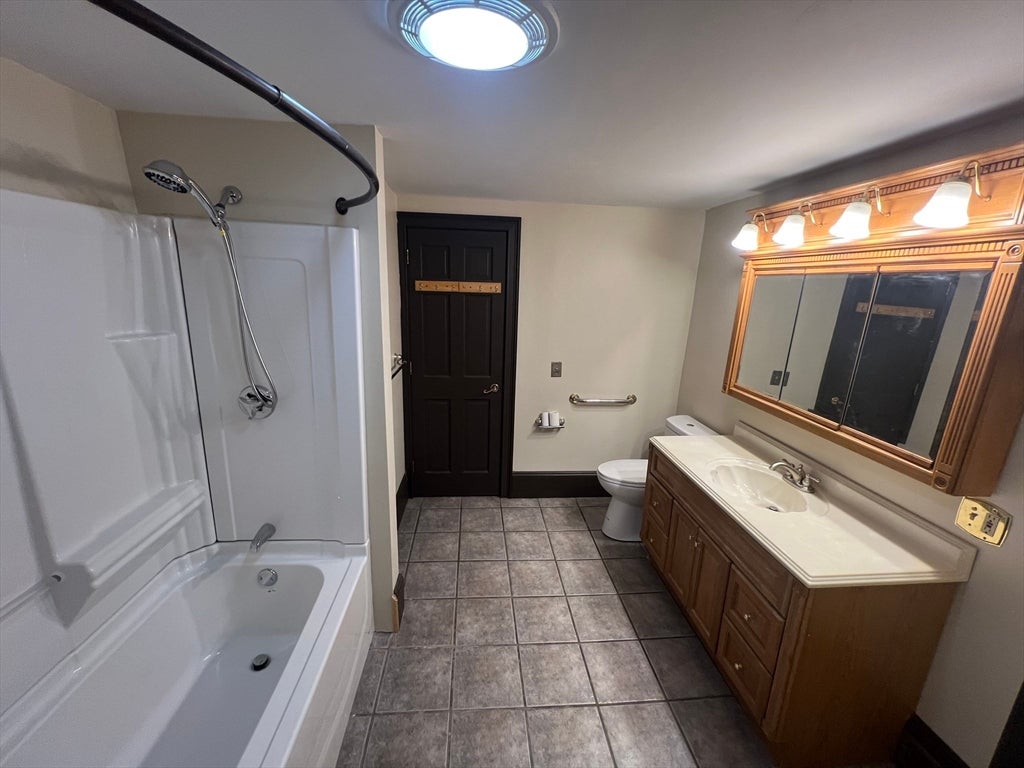 7 W Hill Ter, Worcester, MA, 7 W Hill Ter, Worcester, MA Photo #17