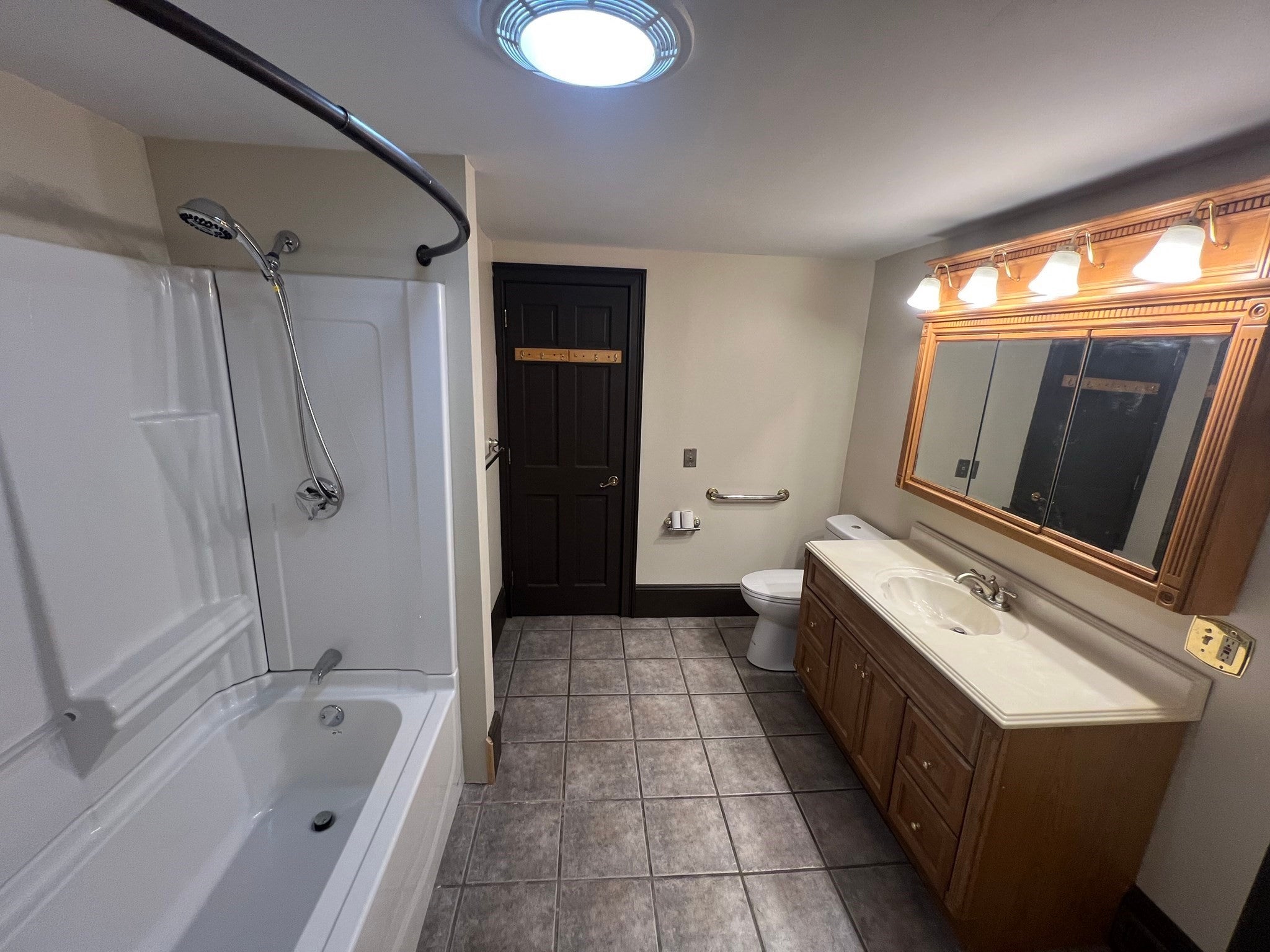 7 W Hill Ter, Worcester, MA, 7 W Hill Ter, Worcester, MA Photo #17