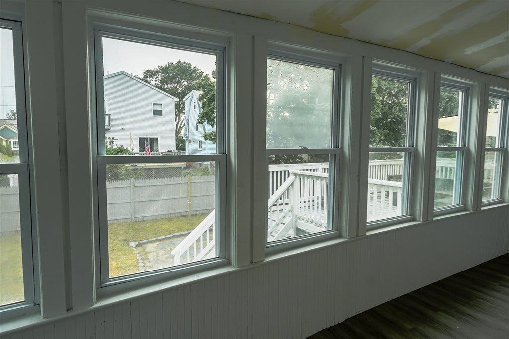 33 Bay View Ave