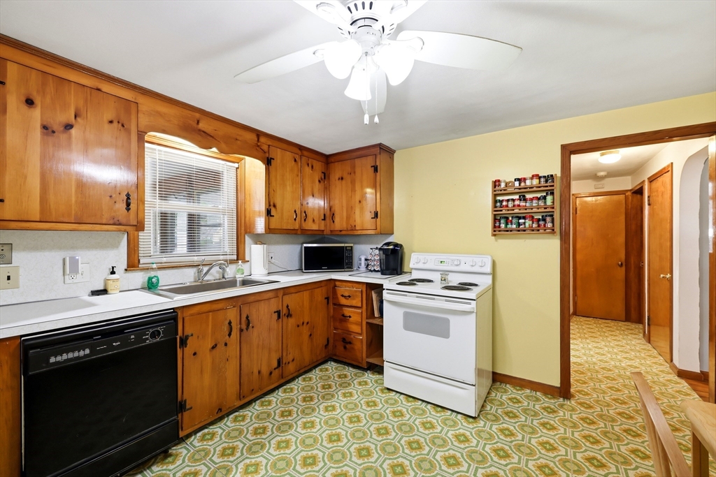 57 Arthur Street, Springfield, MA Photo #12