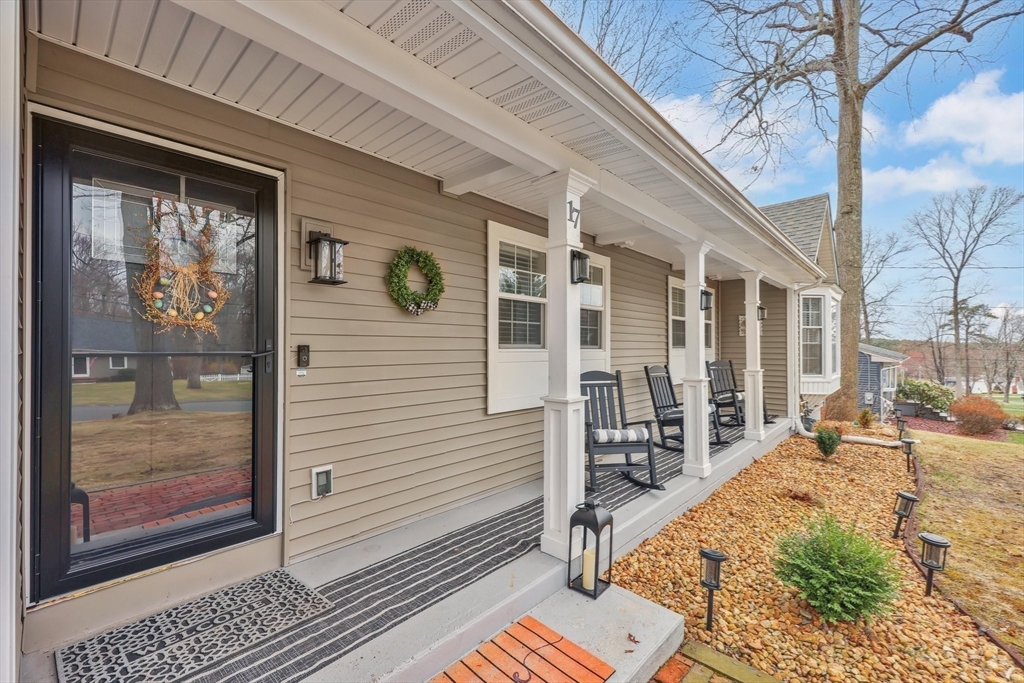 Wilbraham, Massachusetts 01095, United States, 4 Bedrooms Bedrooms, ,2 BathroomsBathrooms,Residential,Pending,110731