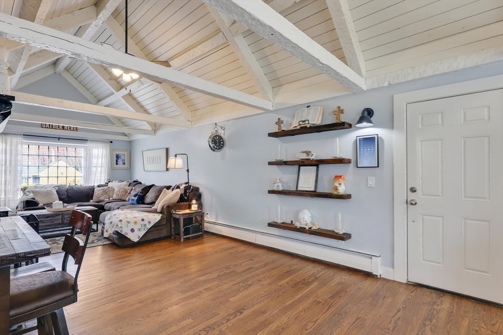 Wilbraham, Massachusetts 01095, United States, 4 Bedrooms Bedrooms, ,2 BathroomsBathrooms,Residential,Pending,110731