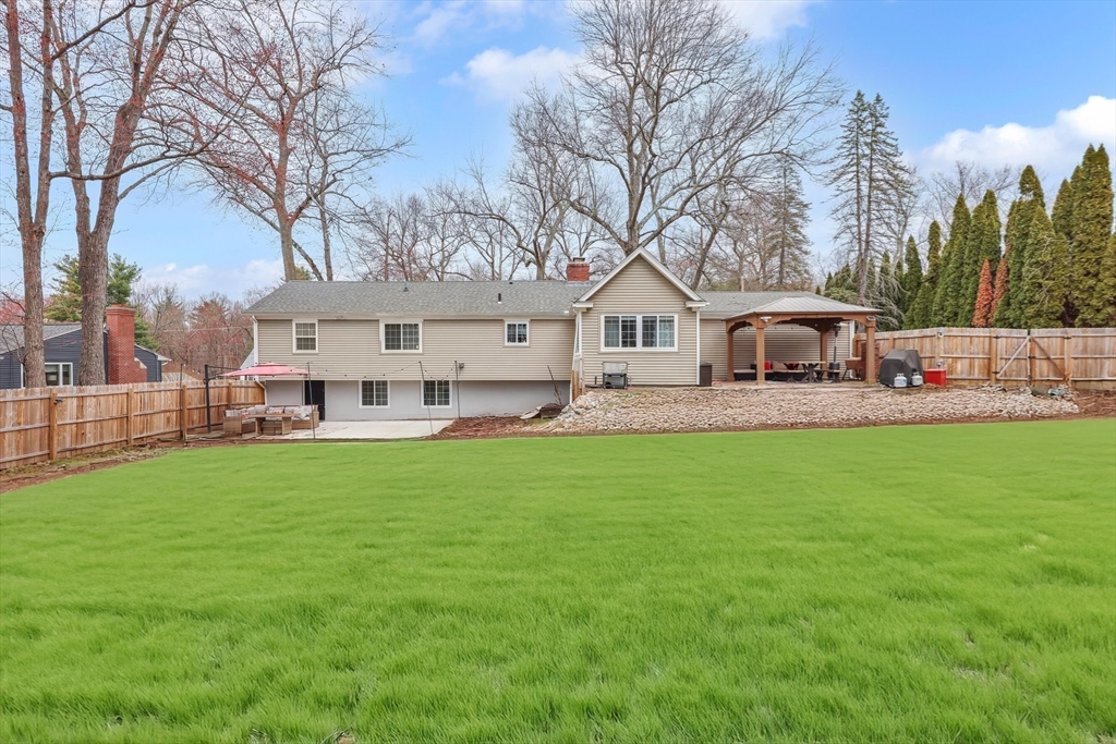 Wilbraham, Massachusetts 01095, United States, 4 Bedrooms Bedrooms, ,2 BathroomsBathrooms,Residential,Pending,110731