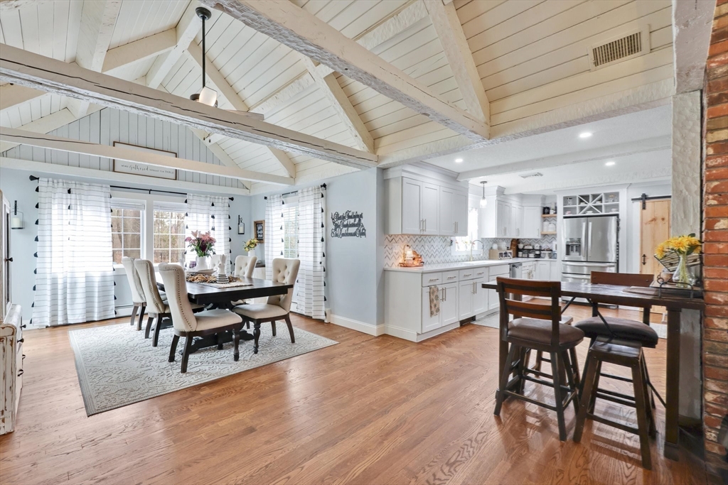 Wilbraham, Massachusetts 01095, United States, 4 Bedrooms Bedrooms, ,2 BathroomsBathrooms,Residential,Pending,110731