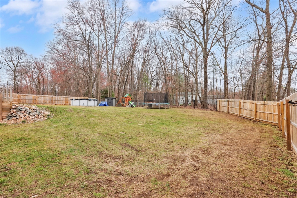 Wilbraham, Massachusetts 01095, United States, 4 Bedrooms Bedrooms, ,2 BathroomsBathrooms,Residential,Pending,110731