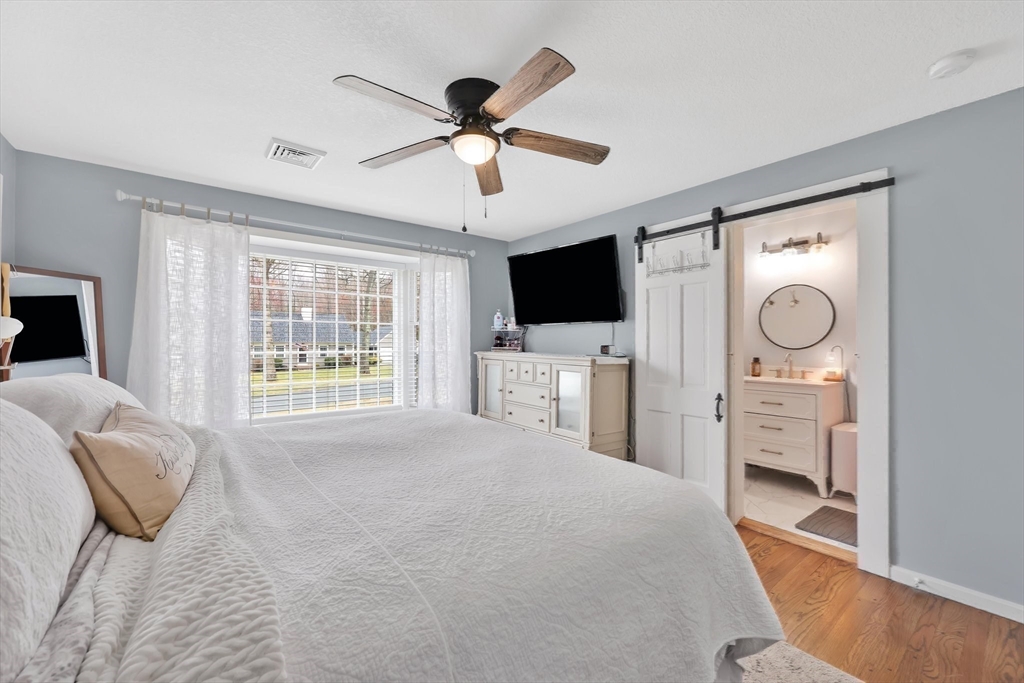 Wilbraham, Massachusetts 01095, United States, 4 Bedrooms Bedrooms, ,2 BathroomsBathrooms,Residential,Pending,110731