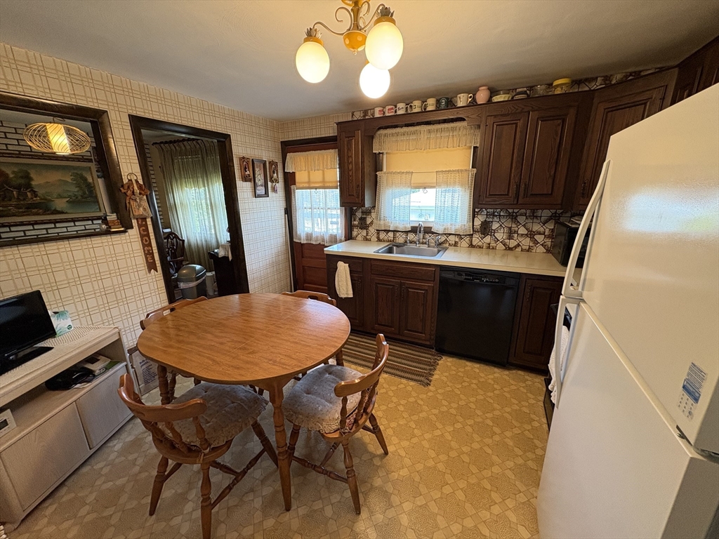25 Crickett Rd
