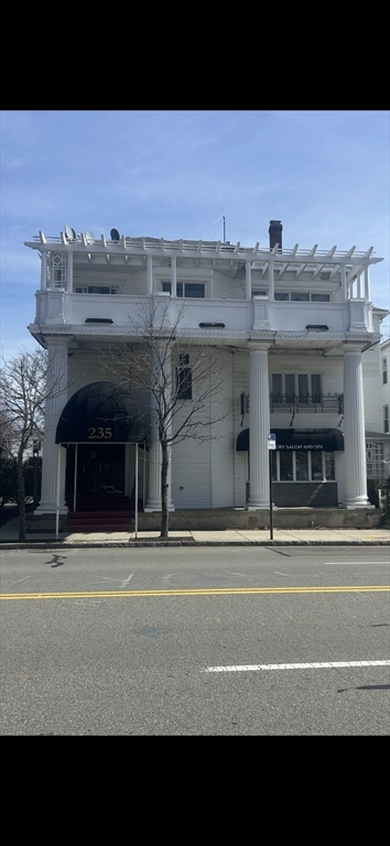 235 Park Ave