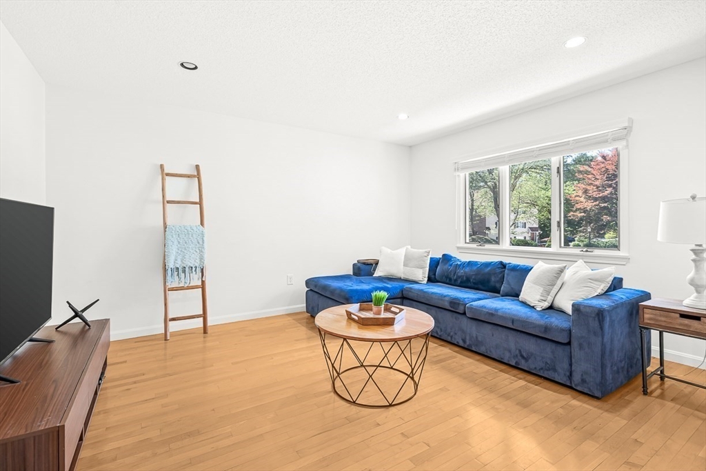 305 Salem St 301