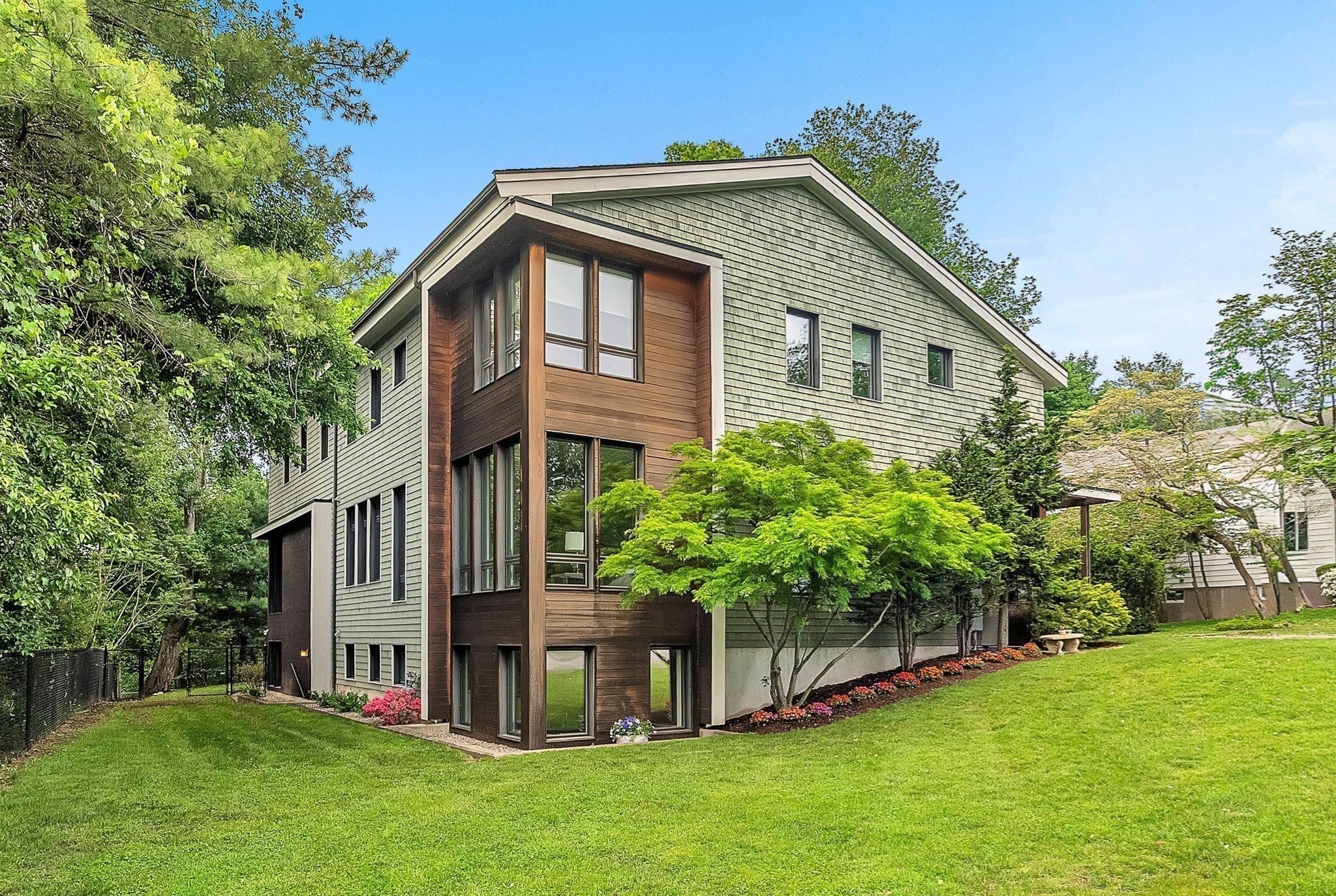 99 Littlefield Rd