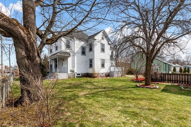 10 Conant St