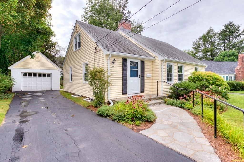27 Mayflower Circle