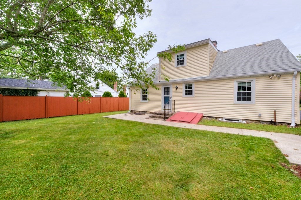 27 Mayflower Circle, Worcester, MA, 27 Mayflower Circle, Worcester, MA Photo #7