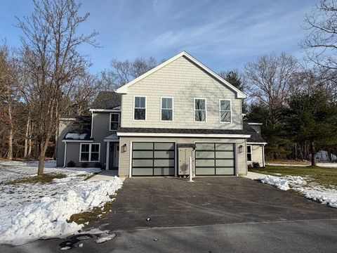 13 Barracks Road 13 Hudson MA 01749