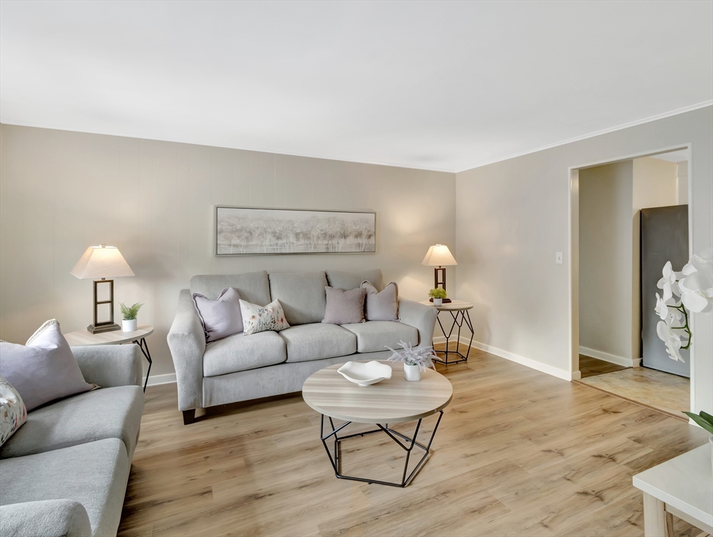 24 River St A