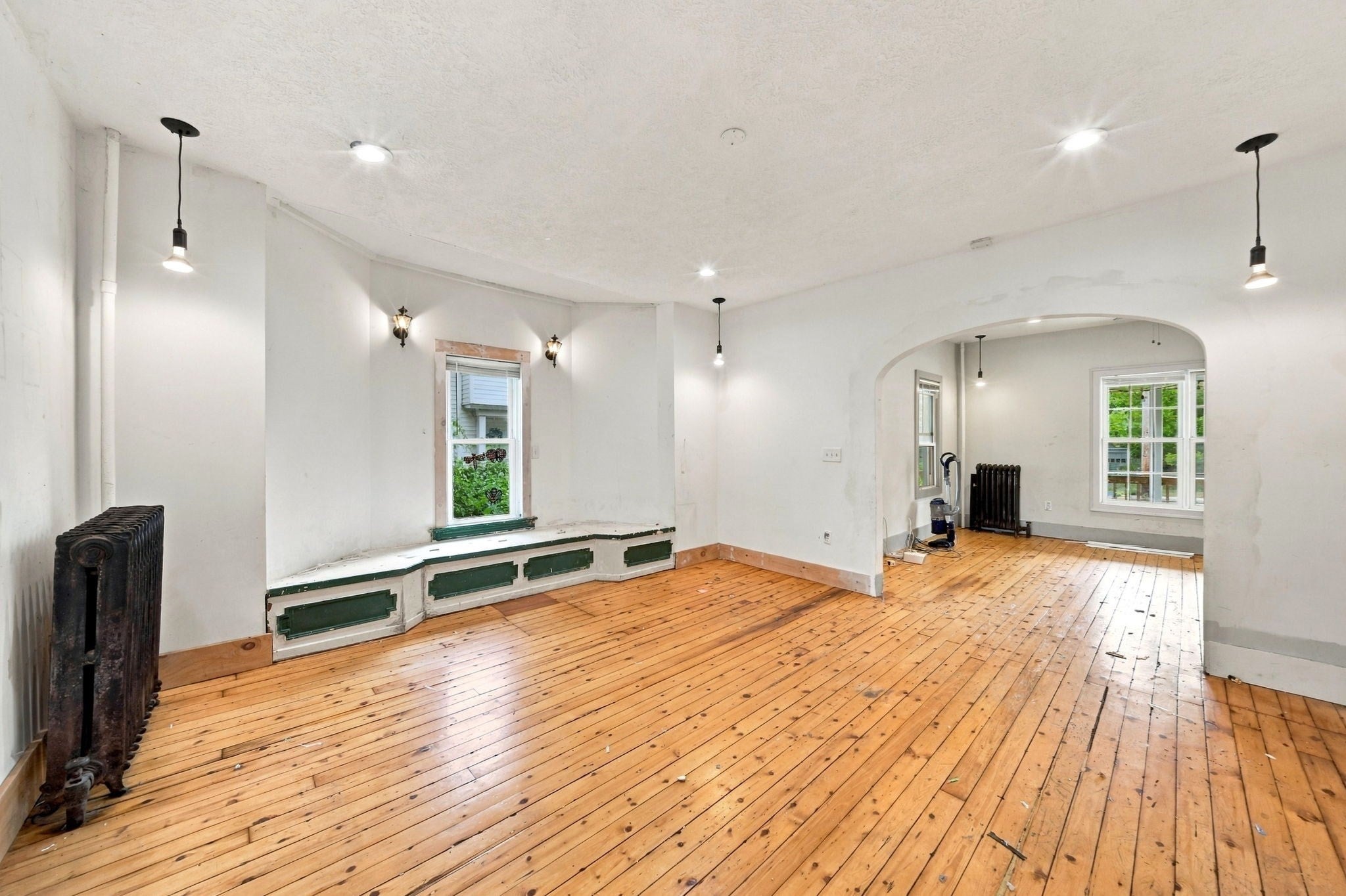 30 Myrtle Ave, Holyoke, MA Photo #7