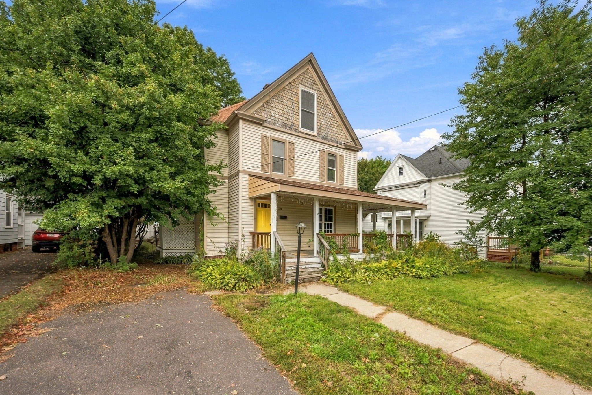 30 Myrtle Ave, Holyoke, MA Photo #27